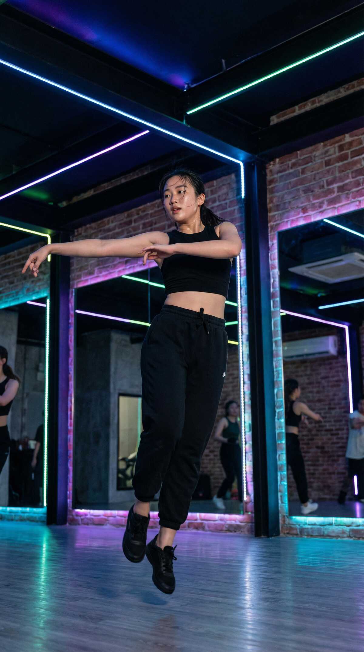 国产视频文化研究员周雅文